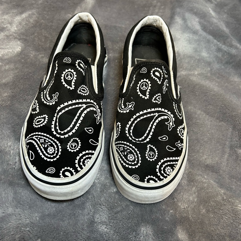 VANS women’s shoes 7.5